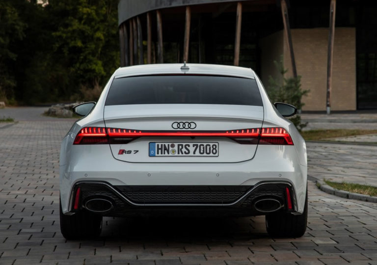 Yeni Kasa Audi Rs Sportback T Rkiye Fiyat Oto Kokpit