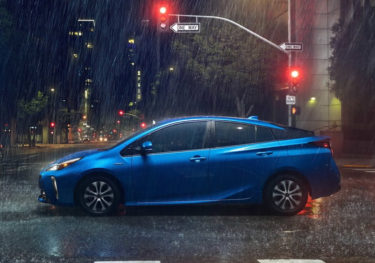 Makyajlı 2019 Yeni Toyota Prius Türkiye