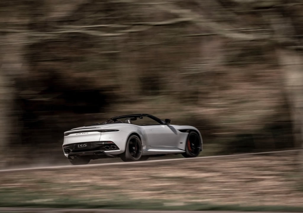 Aston Martin DBS Superleggera Volante