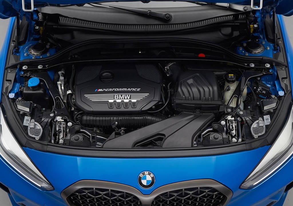 2020 Yeni BMW M135i xDrive Motoru