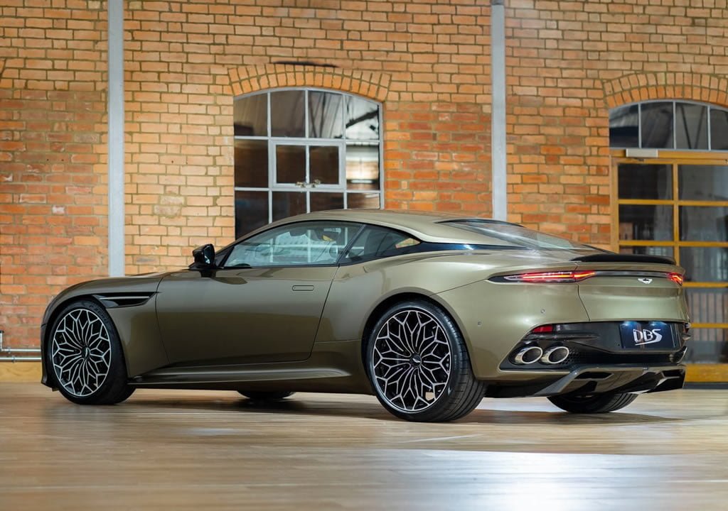 Aston Martin DBS Superleggera OHMSS Edition