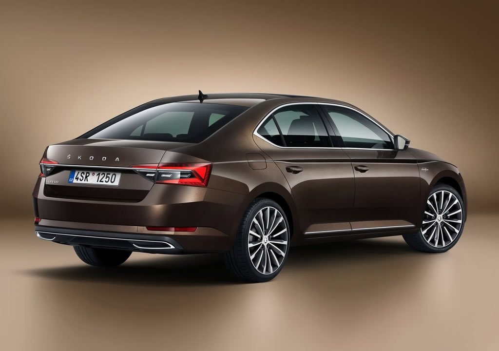 Makyajlı 2020 Skoda Superb Fotoğrafları