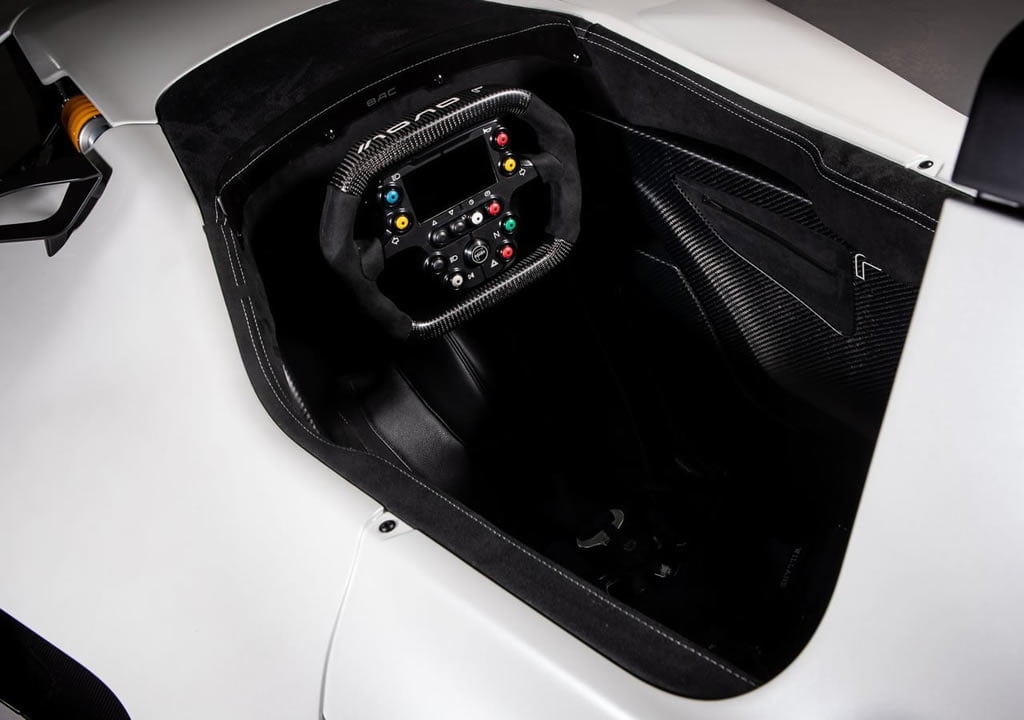 2020 BAC Mono R Kokpiti