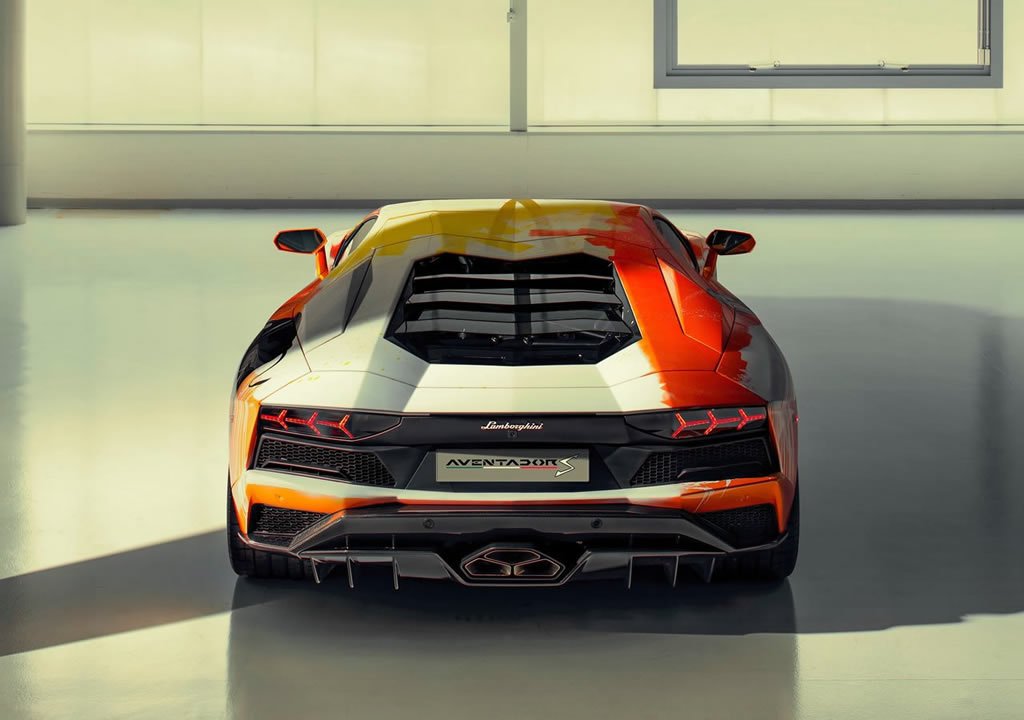 2019 Lamborghini Aventador S by Skyler Grey Donanımları