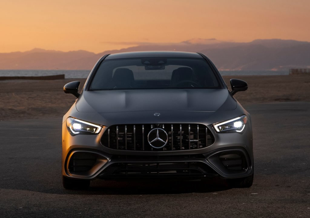 2020 Yeni Mercedes- AMG CLA45 Fotoğrafları