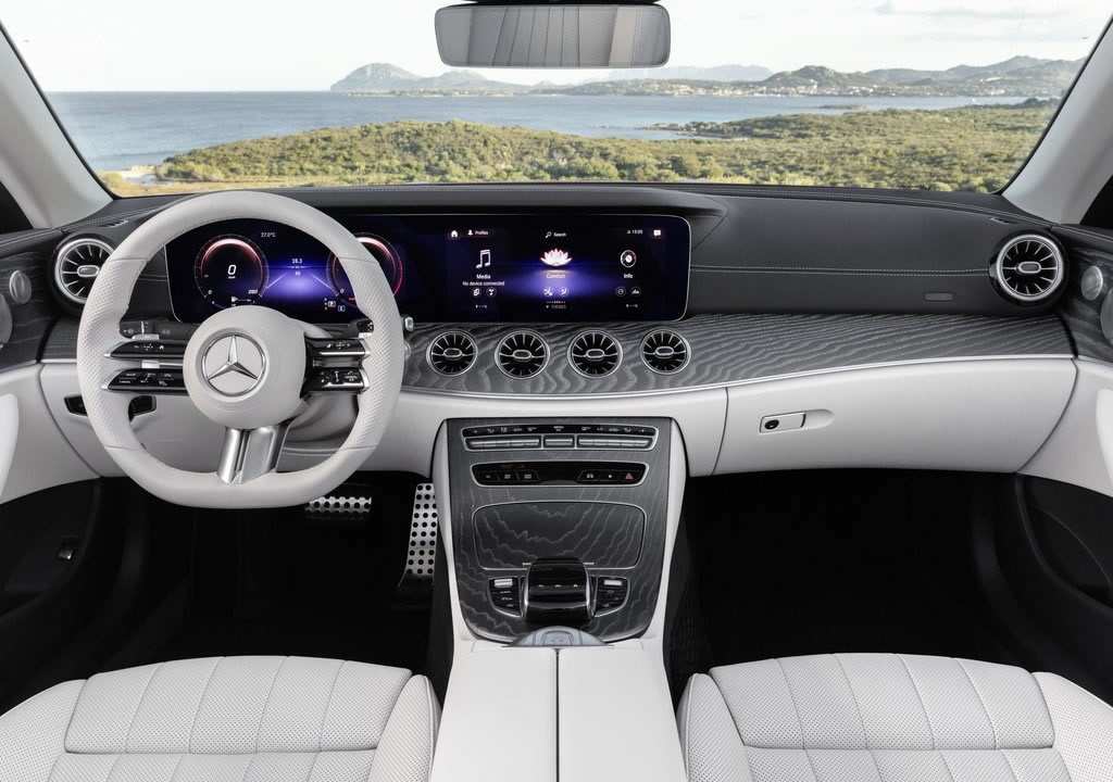 Makyajlı 2021 Mercedes-Benz E-Serisi Cabriolet Kokpiti