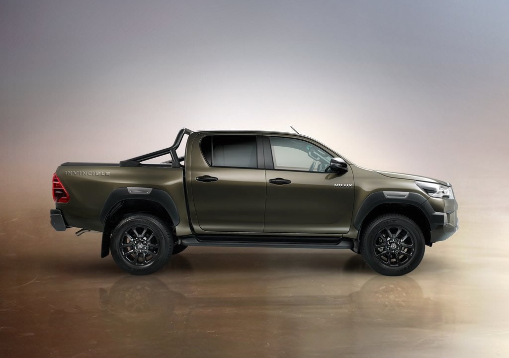 Makyajlı 2021 Toyota Hilux