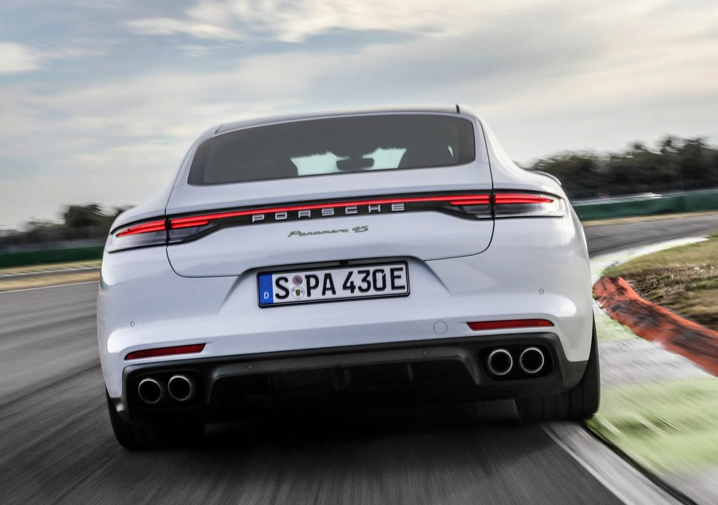 2021 Porsche Panamera 4S E-Hybrid Menzili