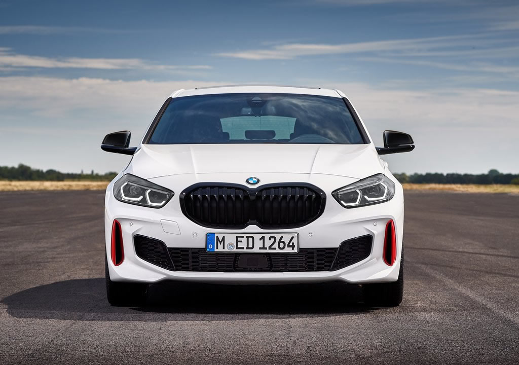 2021 Yeni BMW 128ti Fotoğrafları