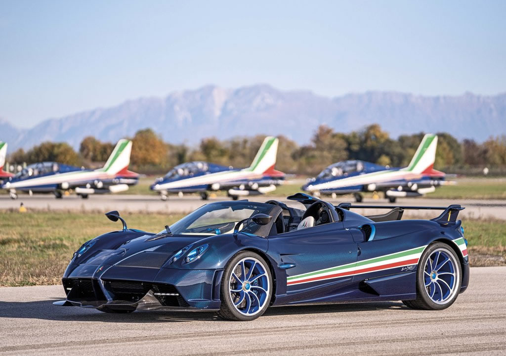 2021 Pagani Huayra Tricolore