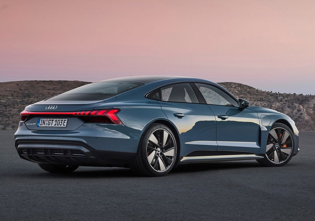 2022 Audi e-tron GT quattro Özellikleri