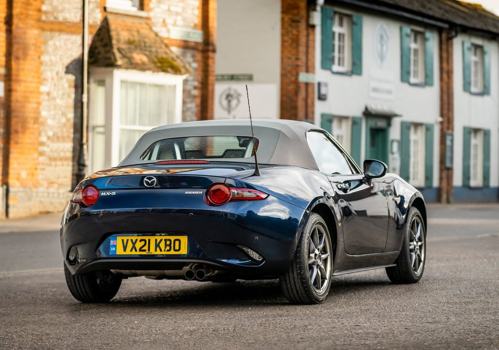 2021 Mazda MX-5 Sport Venture