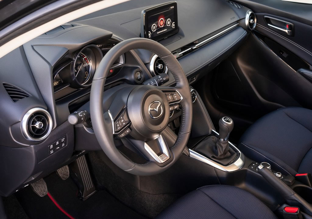 2021 Yeni Mazda 2 İçi