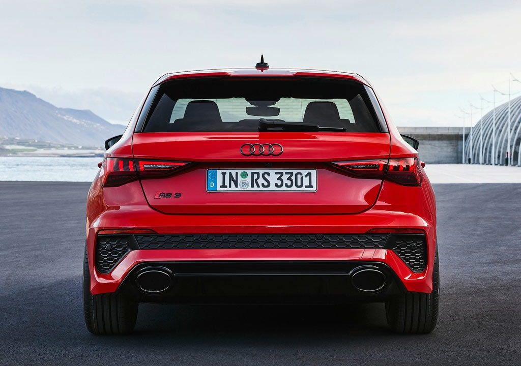 2022 Yeni Kasa Audi RS3 Fotoğrafları