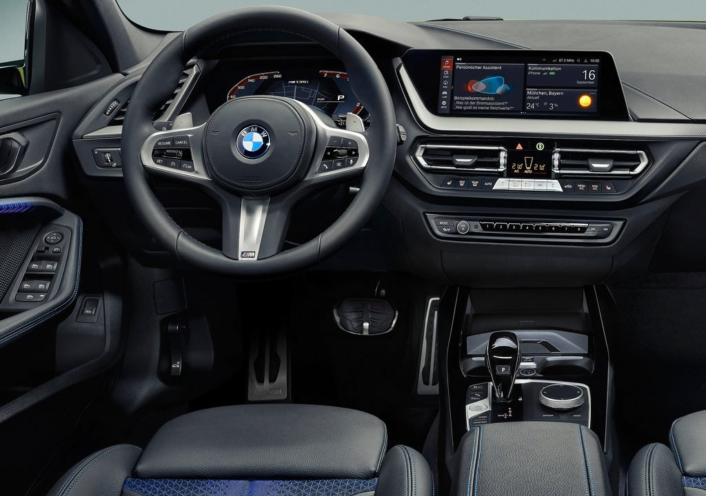 2022 Yeni BMW M135i xDrive İçi