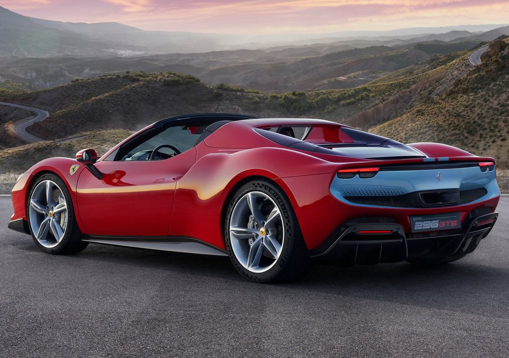 2023 Ferrari 296 GTS Fotoğrafları