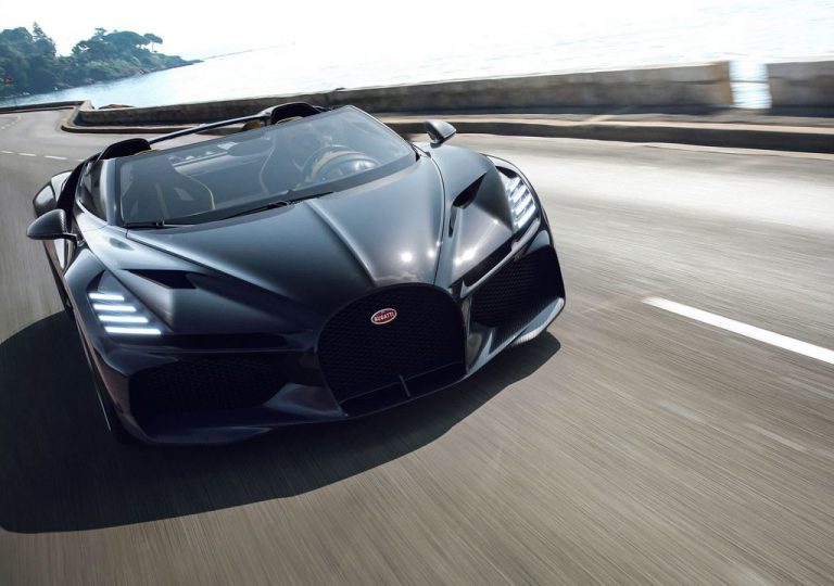 2024 Bugatti W16 Mistral Fotoğrafları Oto Kokpit