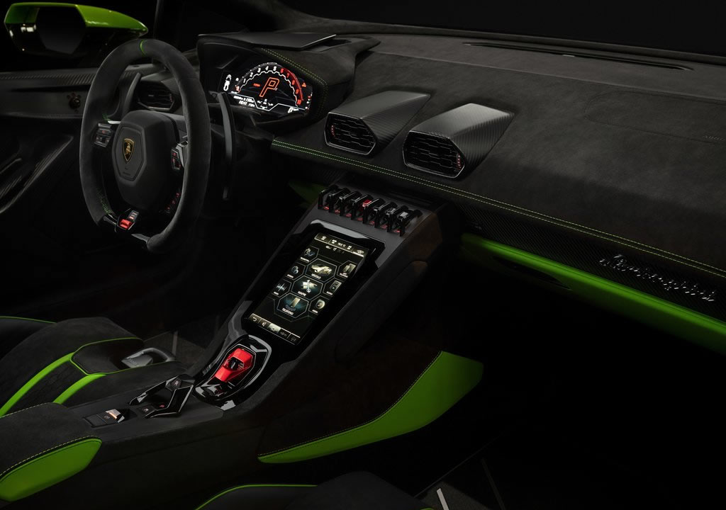 Lamborghini Huracan Tecnica Kokpiti