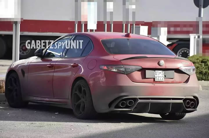 2024 Alfa Romeo Giulia Quadrifoglio