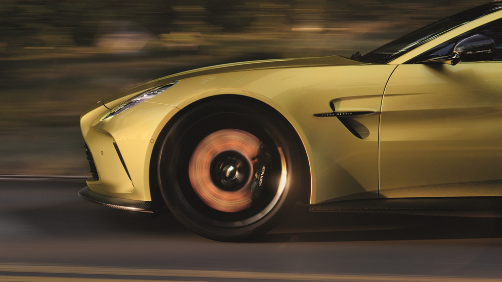 Yeni Aston Martin Vantage