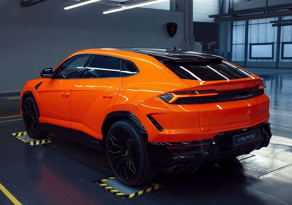 2025 Lamborghini Urus SE