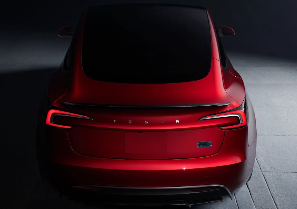 2025 Tesla Model 3 Performance Özellikleri