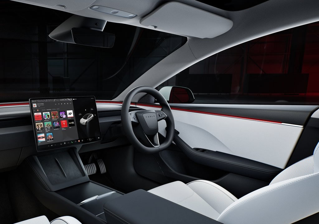 2025 Tesla Model 3 Performance Donanımları
